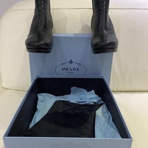 PRADA HEELED LEATHER ANKLE BOOTS - Picture 5 of 8